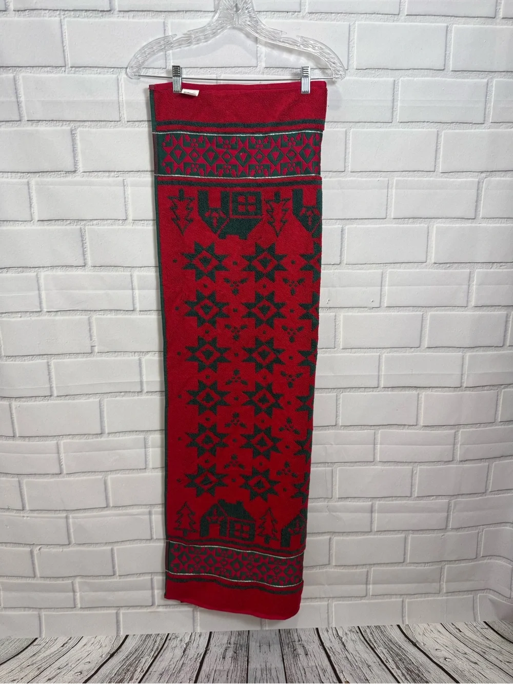 Christmas Holiday Towel Green Red Cottage Stars Holly Soft 23x28 Farmhouse Decor